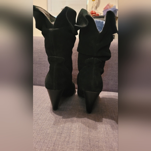 Boots - Picture 2 of 7